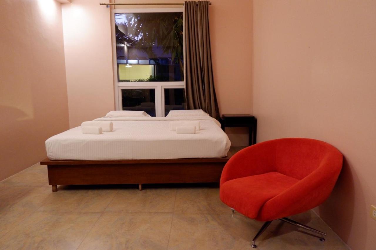 The Park - Silang Hotel Ngoại thất bức ảnh