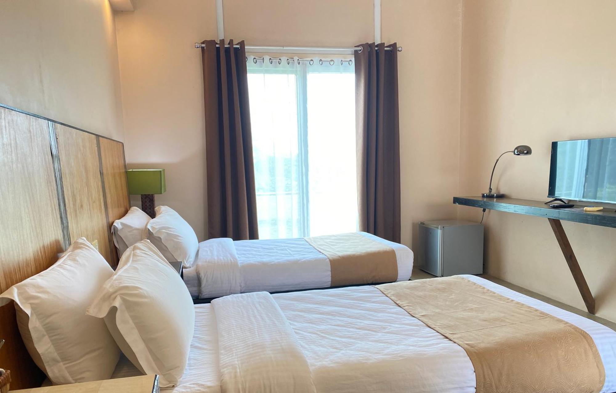 The Park - Silang Hotel Ngoại thất bức ảnh