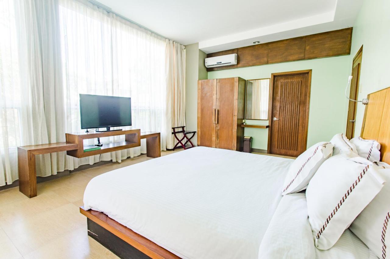 The Park - Silang Hotel Ngoại thất bức ảnh