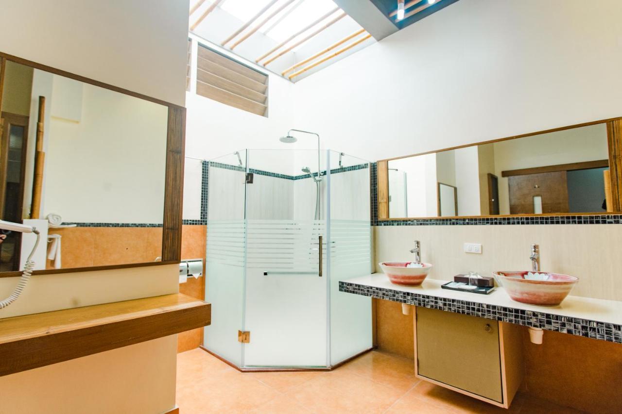 The Park - Silang Hotel Ngoại thất bức ảnh