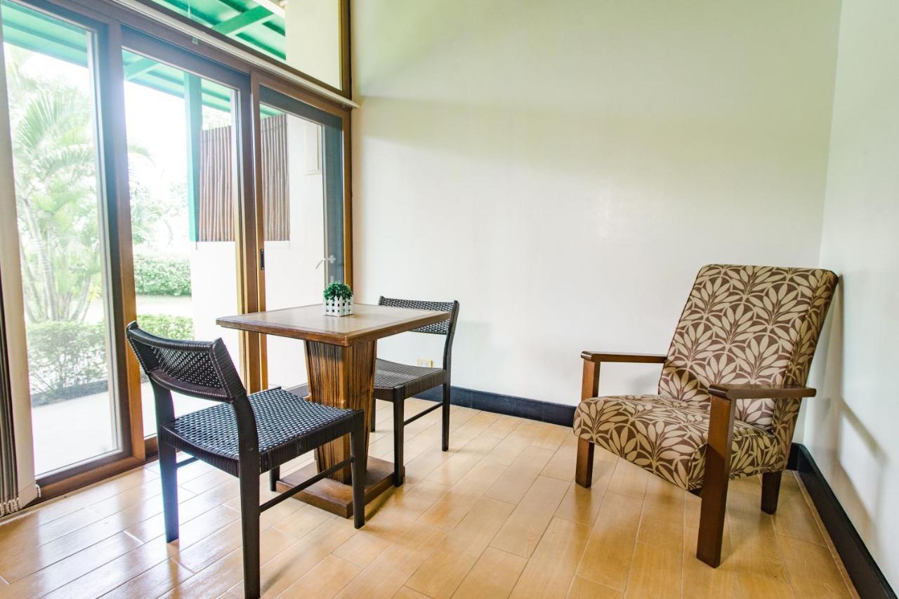 The Park - Silang Hotel Ngoại thất bức ảnh