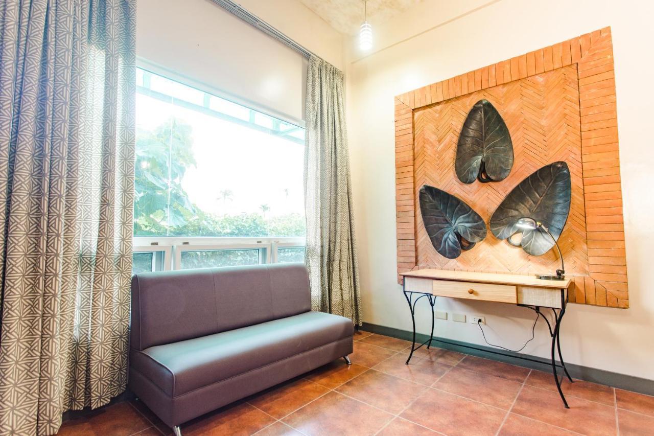 The Park - Silang Hotel Ngoại thất bức ảnh